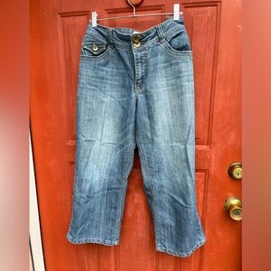 Artisan Crafted cropped jean size 10: 62% cotton, 37% polyester, 1% spandex
